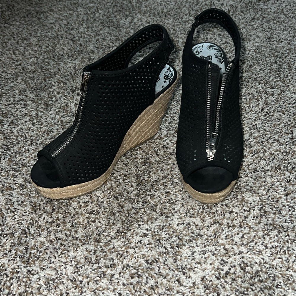 Black wedges with peep toe size 7